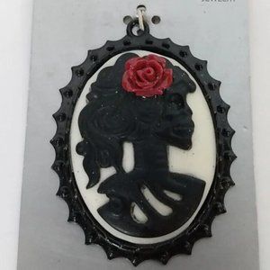 Skull w/ Rose 1.75" Cameo Metal Gallery 219360 Goth Day Of The Dead 2007 NEW